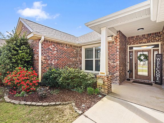 4th image of 2372 Cummings Dr