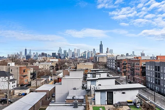 2 bed, 1150 sqft, $3,295 — Photo 3