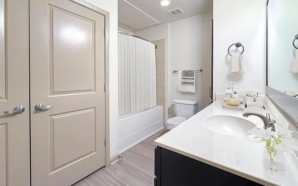 1 bed, 1.0 bath, 745 sqft, $1,499 — Photo 4
