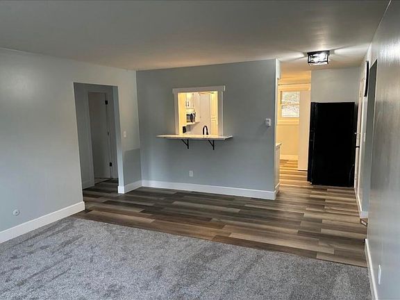 4th image of 600 E Superior St
