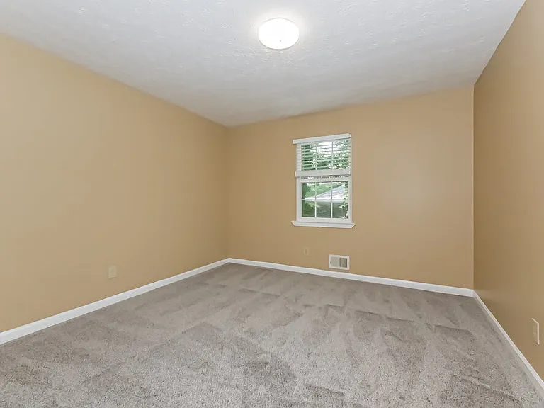 212 Wildwood Dr — Photo 16
