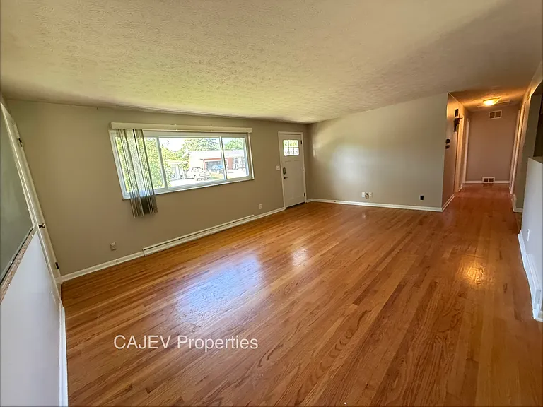 543 Cookston Ave — Photo 2