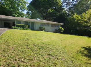 145 Valley Dr, Roswell, GA 30075