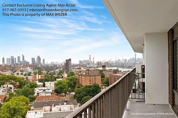 Sold by R New York | media 30