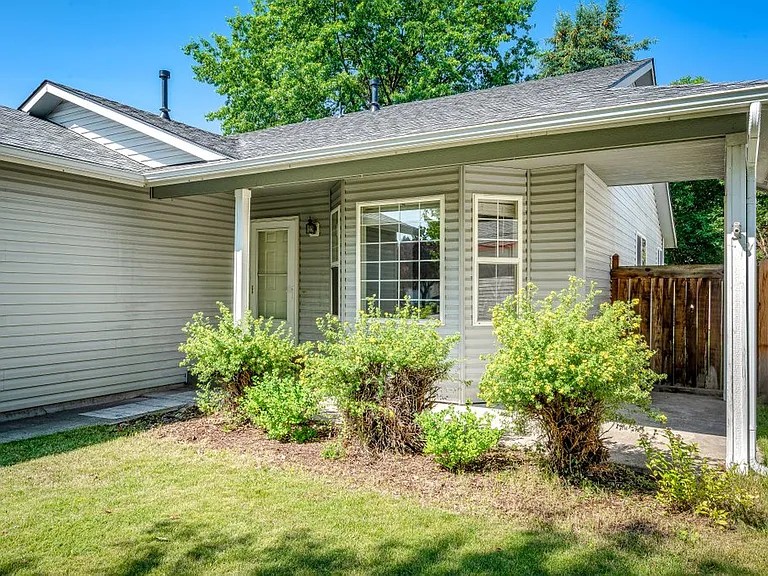 5769 N Lachaise Ln — Photo 4
