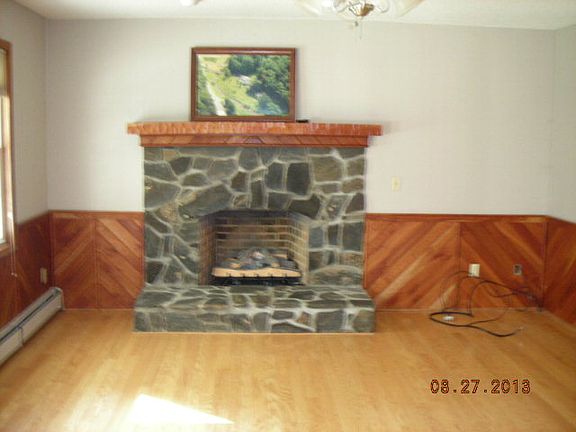 3rd image of 581 N Fork New River Rd