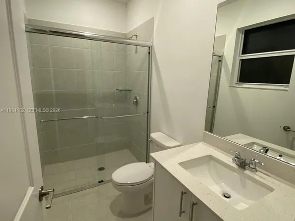 2310 SE 28th Dr, Homestead, FL