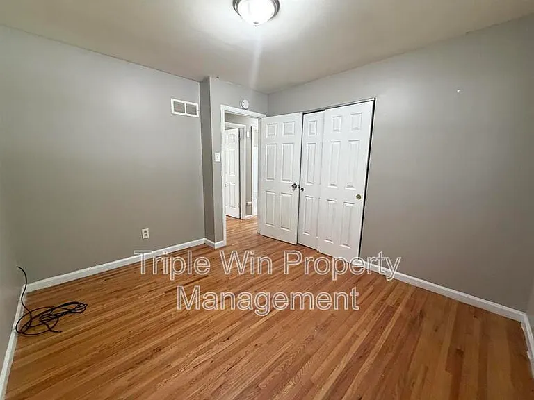 714 Undercliff Dr — Photo 19