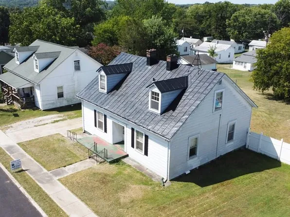 22 Glen Oak Dr, Danville, VA 24541