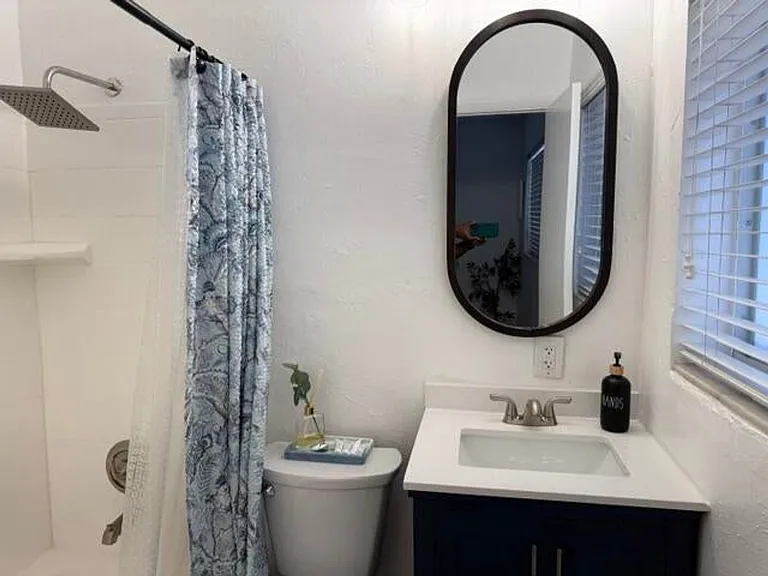 632 SW 8th Ave — Photo 2