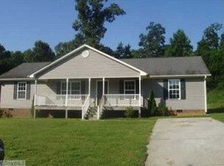 313 Jackson St, Jamestown, NC 27282