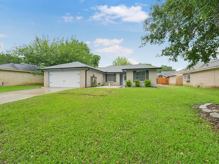 21211 Park Mount Dr — Photo 3