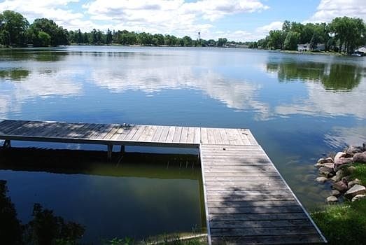 4th image of 215 Bayview Dr
