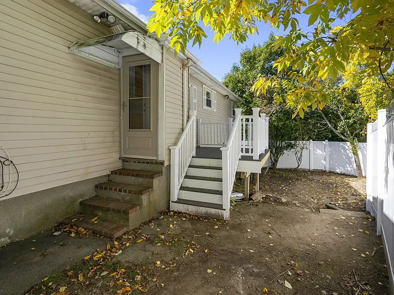 27 Hermon St — Photo 26