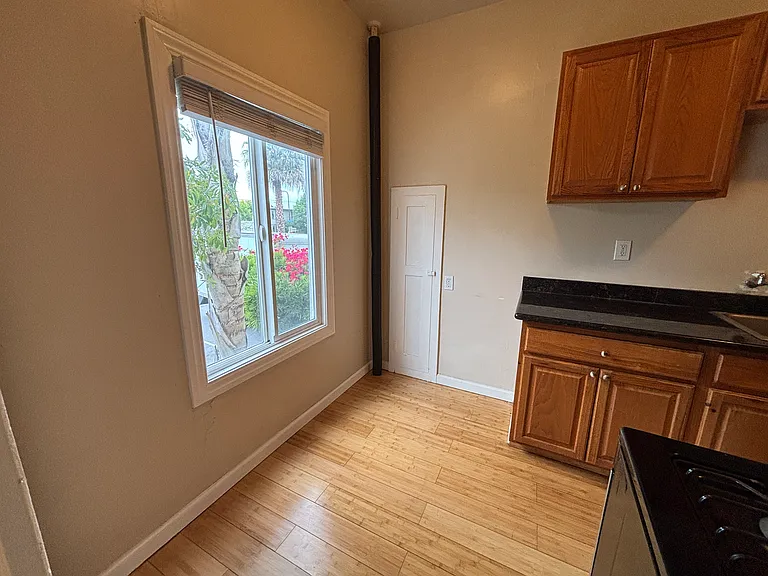 1955 Chestnut St #104 — Photo 3
