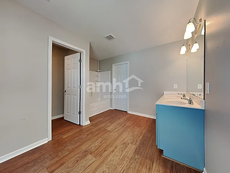 8124 Cambridge Reserve Dr — Photo 14