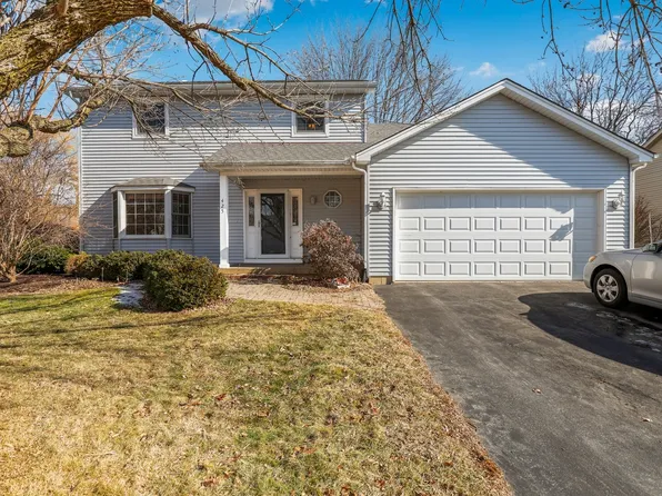 425 Cambridge Ave, Elburn, IL 60119