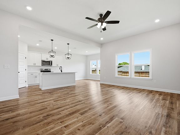 5th image of 2806 Blackbird Ct