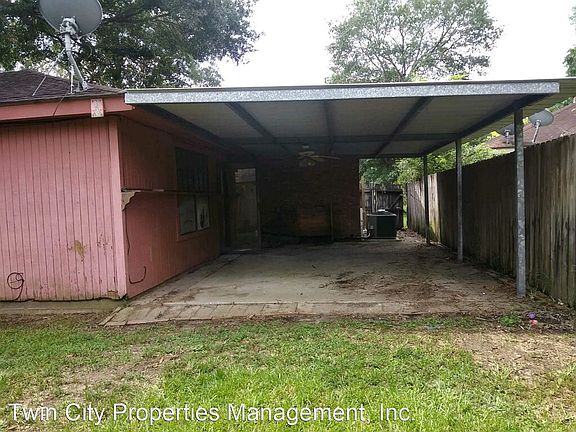 2nd image of 3732 Hemlock Ln