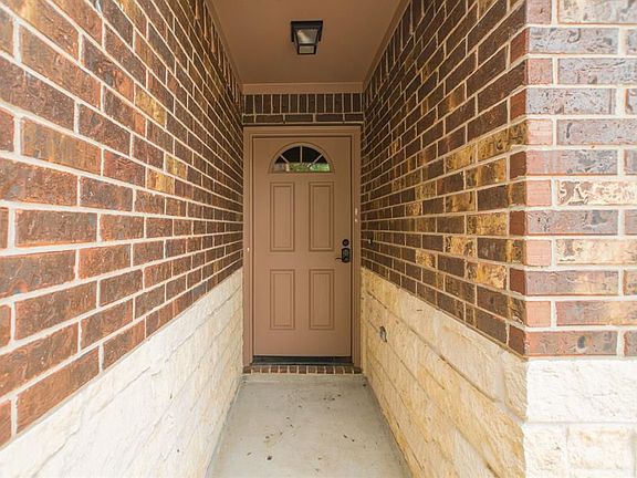 5th image of 10207 Norway Spruce Ln