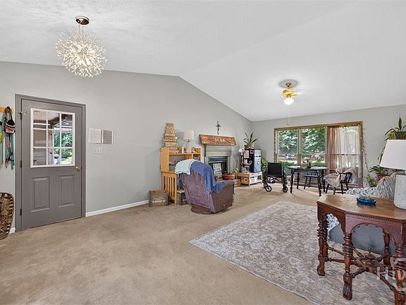 3rd image of 152 Wellington Drive