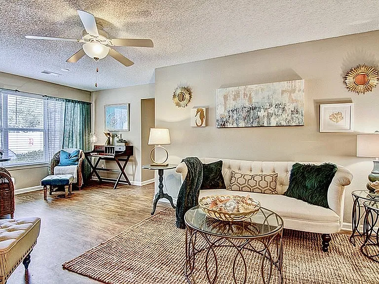 Spacious living room