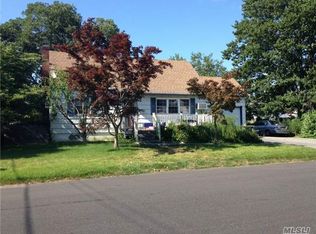 329 Manhattan Ave, West Babylon, NY 11704