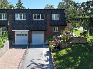 2 Oberon St, Ottawa, ON K2H 7X7