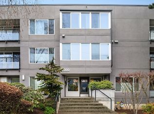 2000 W Barrett St APT 206, Seattle, WA 98199