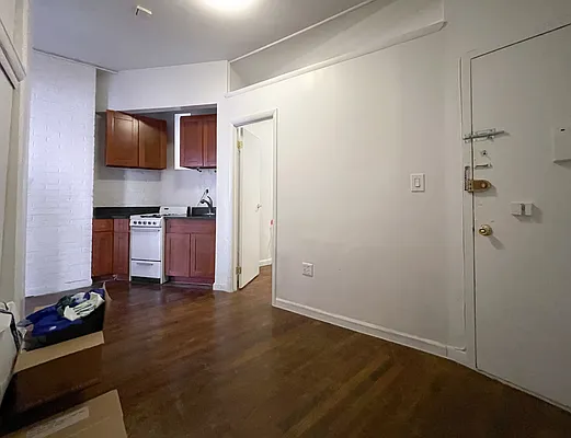 Rented by Kahen Properties | media 14