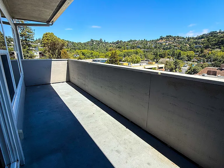 160 Lower Via Casitas #10 — Photo 2