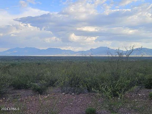 5th image of 20 AC E Roosevelt Road #-