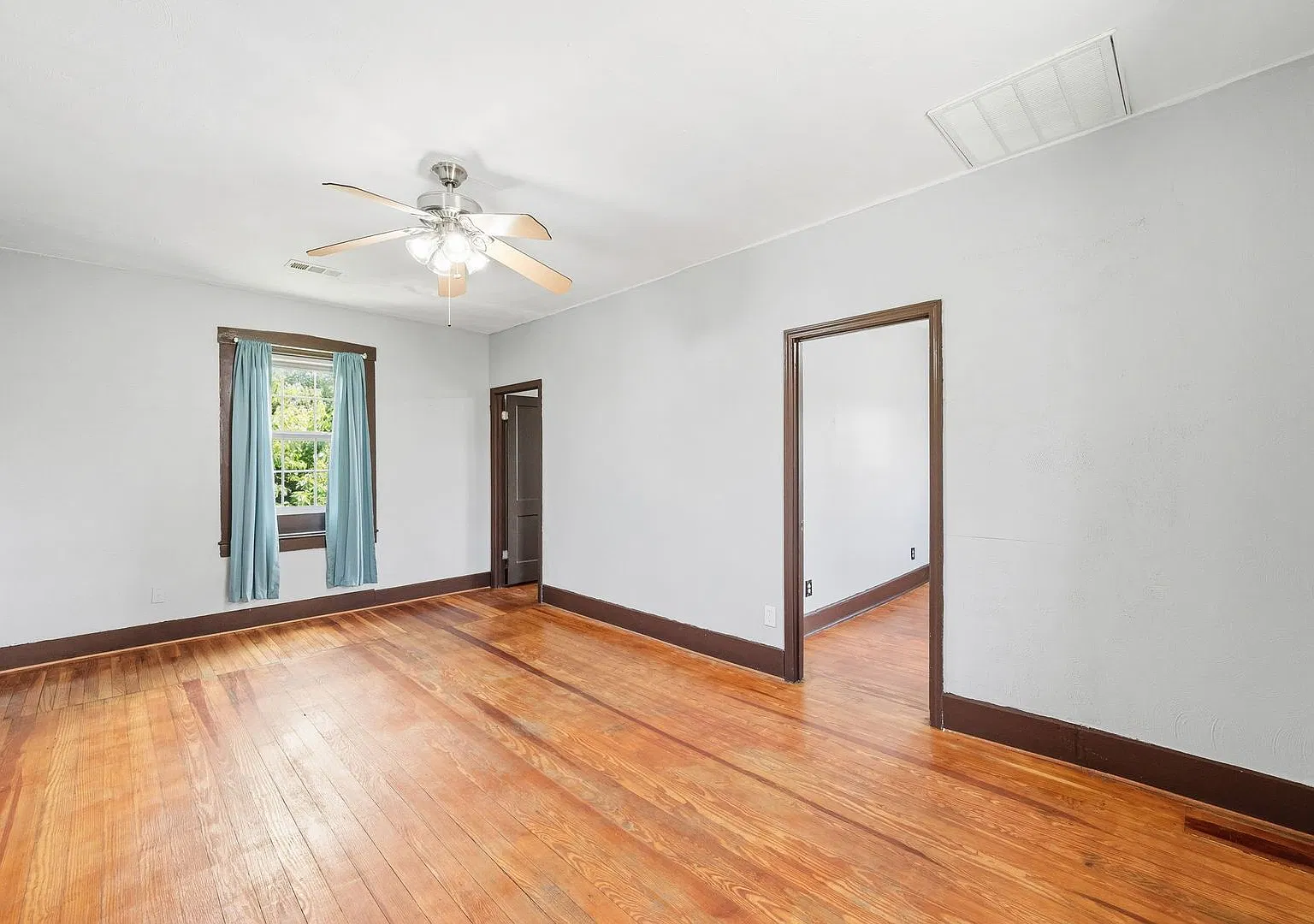 511 Schirmer St. — Photo 2