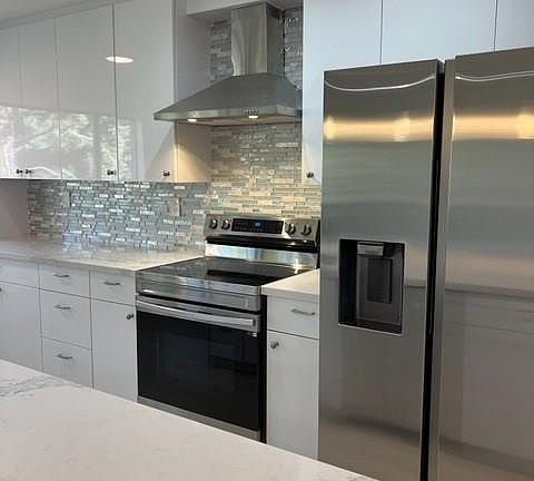 4th image of 2533 Lucy Ln