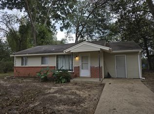 203 Grovewood Dr, Montgomery, AL 36108