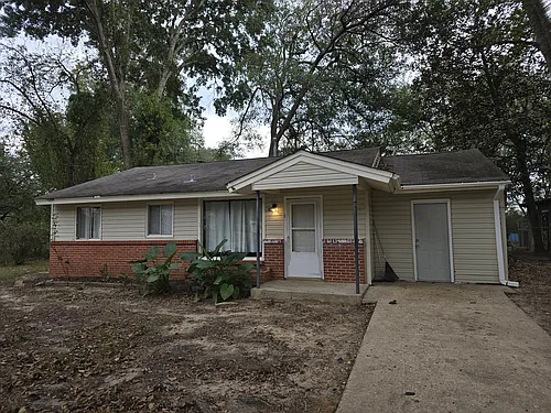 203 Grovewood Dr Photo 1
