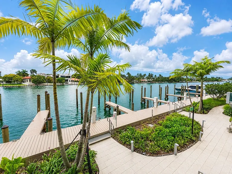 9201 E Bay Harbor Dr #401 — Photo 5