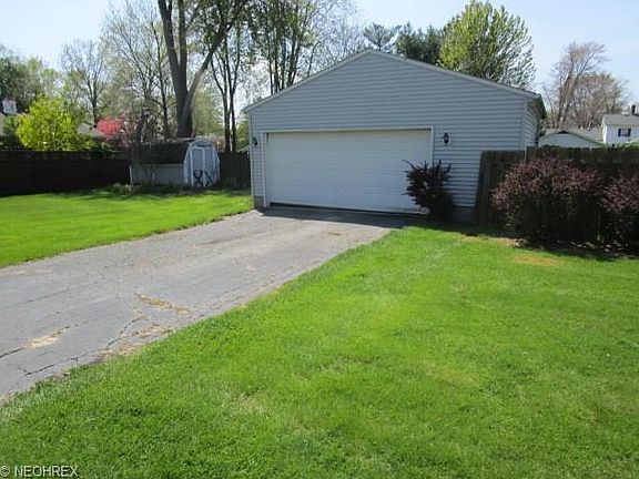 2nd image of 504 East St