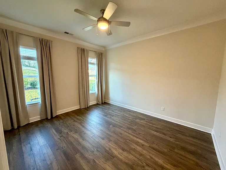 310 Buckwood Ln — Photo 9