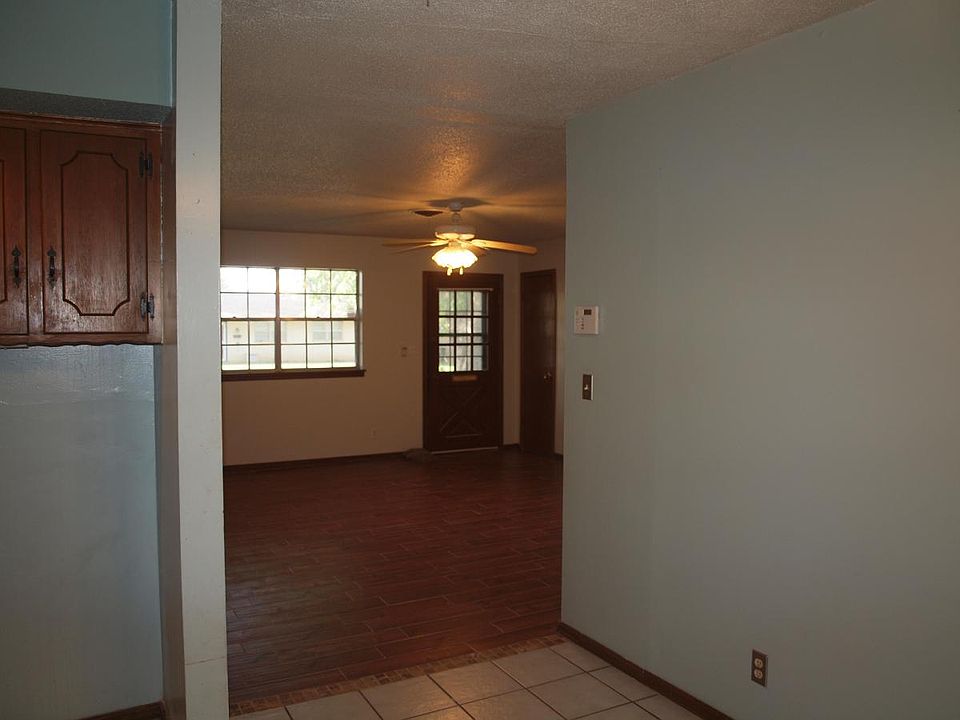 1st image of 3615 Buffalo Dr