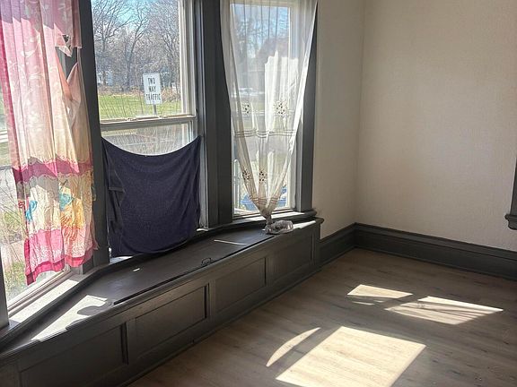 2nd image of 2841 N Detroit Ave