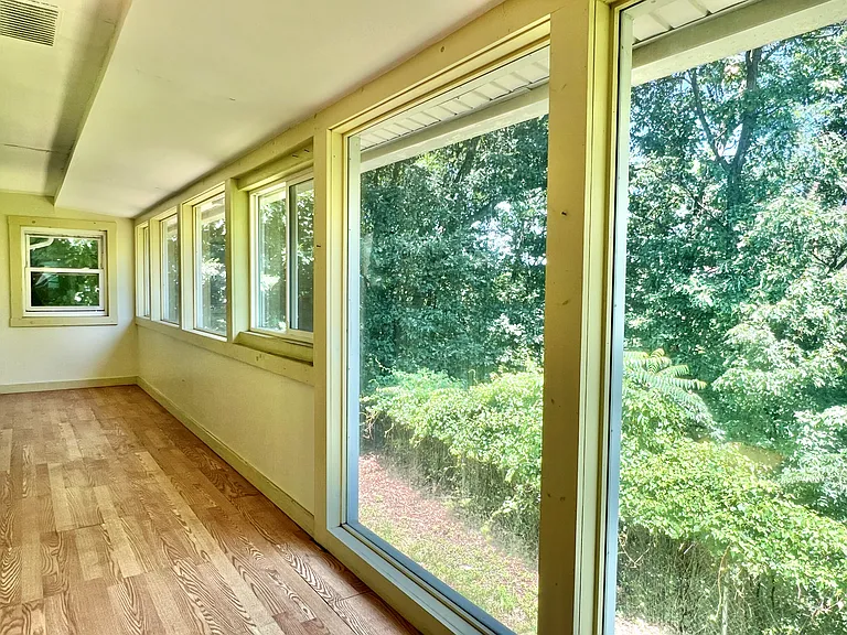 2240 Jones Rd — Photo 11