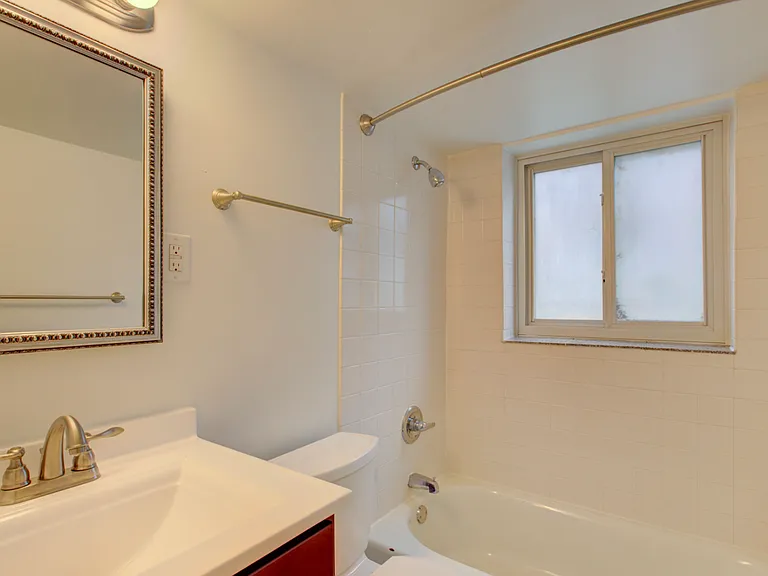 bathroom bathroom