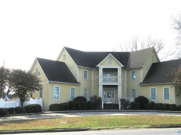 1611 Church St SE, Decatur, AL 35601