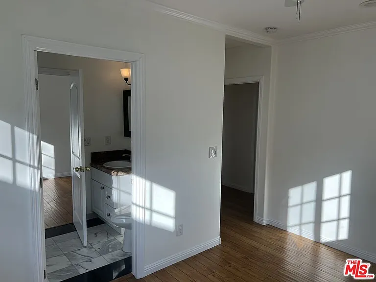 4626 N Noble Ave — Photo 25
