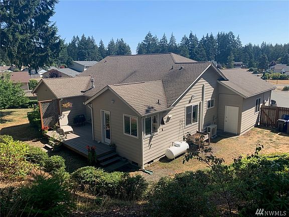 2nd image of 100 E Heatherwood Ct