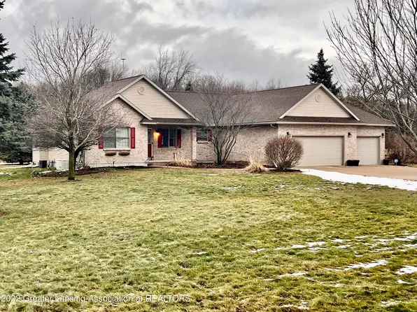 1717 E Hyde Rd, Saint Johns, MI 48879