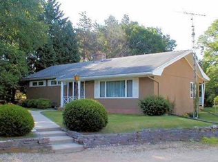 3183 W Stephenson St, Freeport, IL 61032