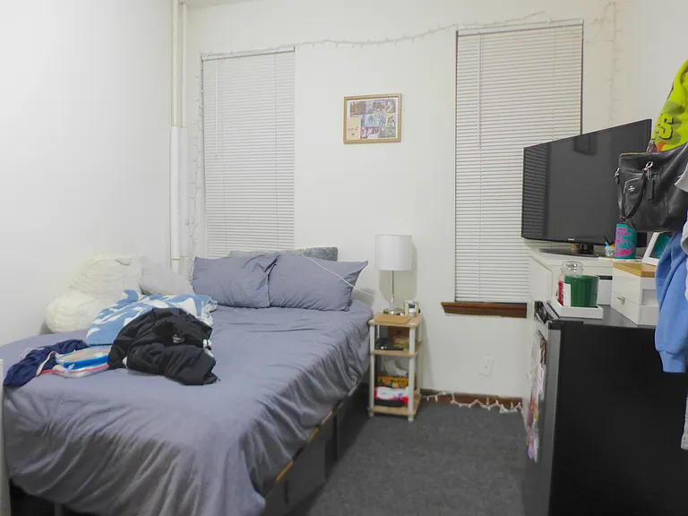 830 Huntington Ave — Photo 3