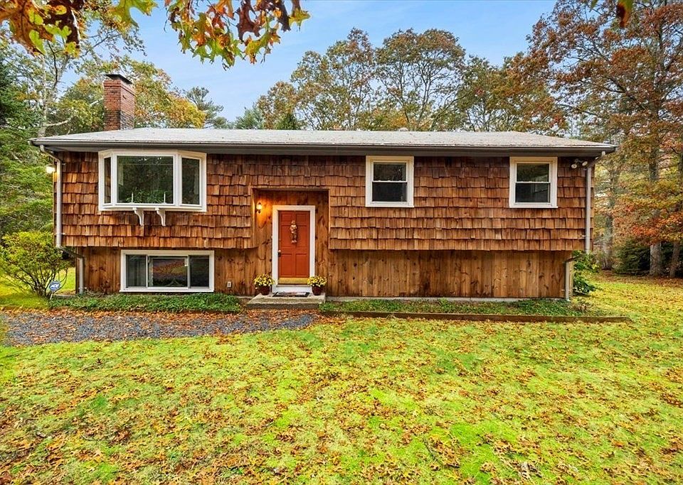 19 Bourne Rd Plymouth MA 02360 Zillow